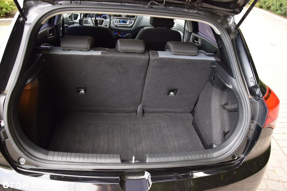 Hyundai i20 blue 1.2 Classic - 16