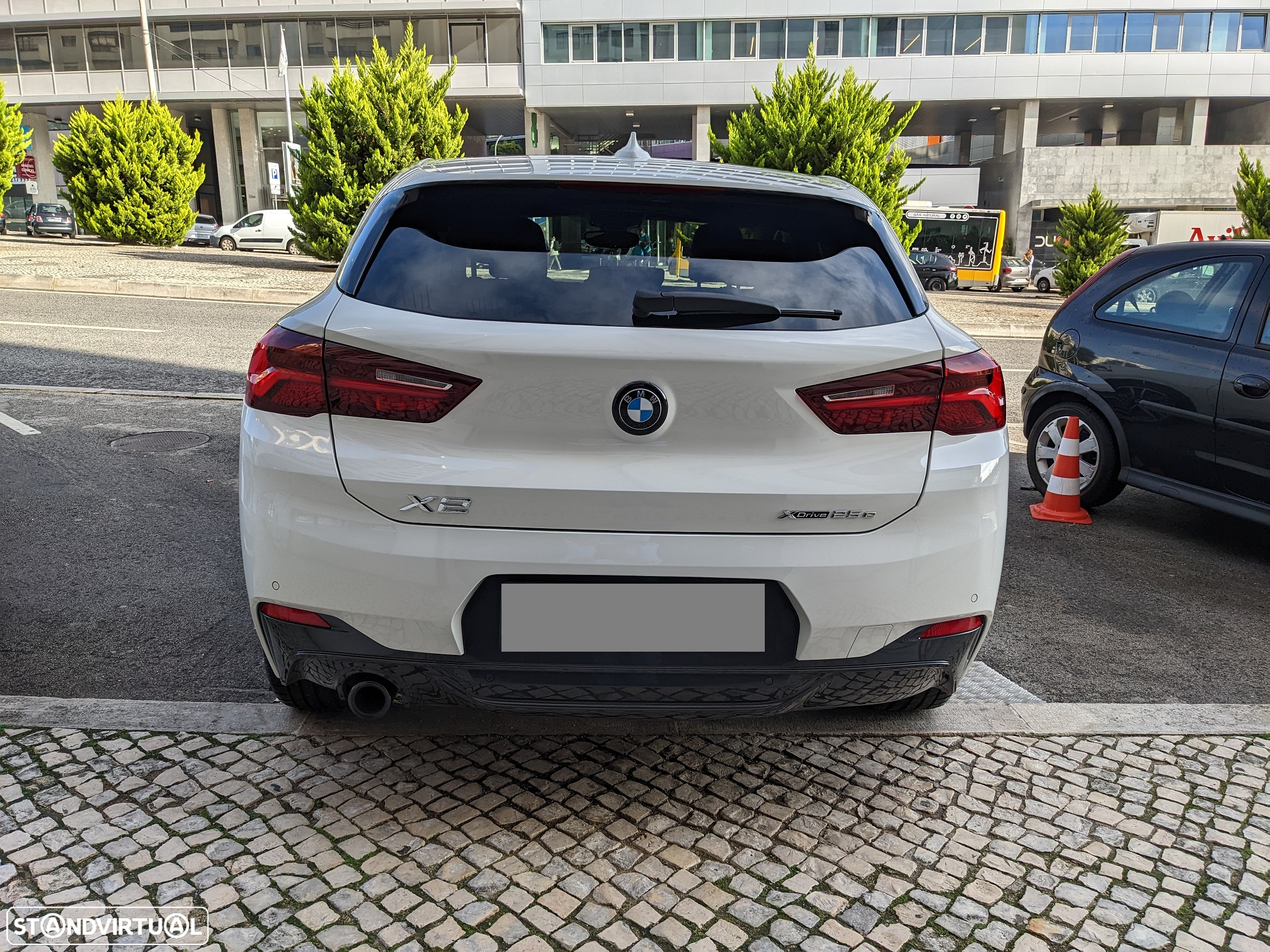 BMW X2 25 e xDrive X Pack M - 9