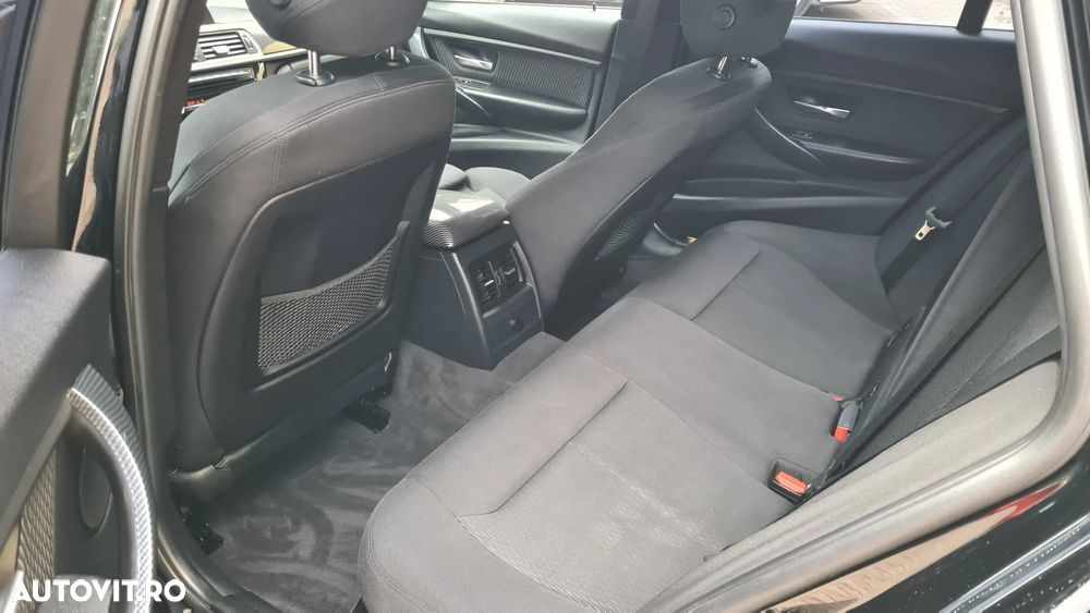 BMW Seria 3 318d Sport Line - 22
