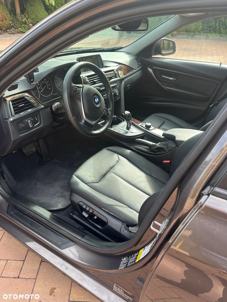 BMW Seria 3 328i xDrive - 13