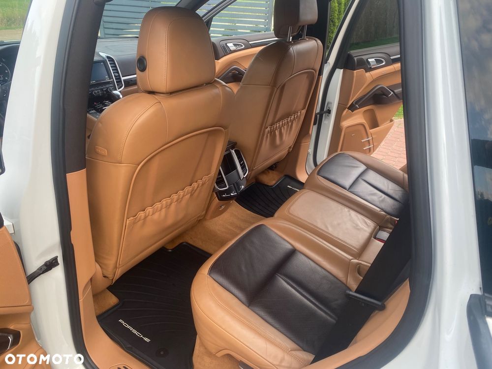 Porsche Cayenne - 11