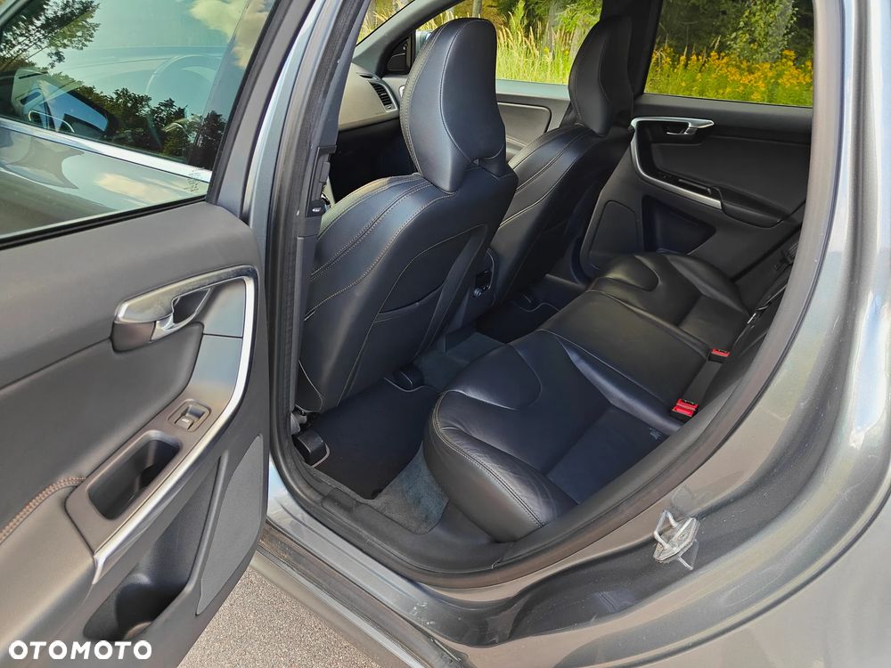 Volvo XC 60 D4 Geartronic Summum - 34