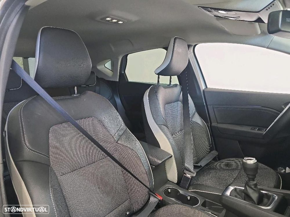 Renault Captur 1.0 TCe Techno Bi-Fuel - 6