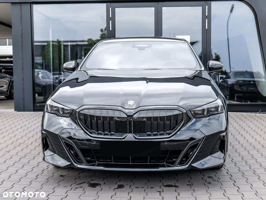 BMW Seria 5 520d xDrive mHEV M Sport - 9