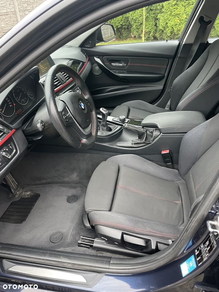 BMW Seria 3 328i Sport Line - 9