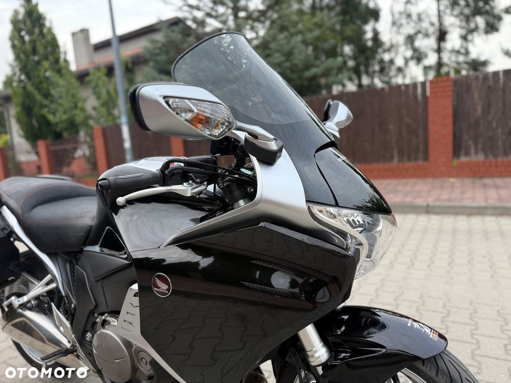 Honda VFR - 4