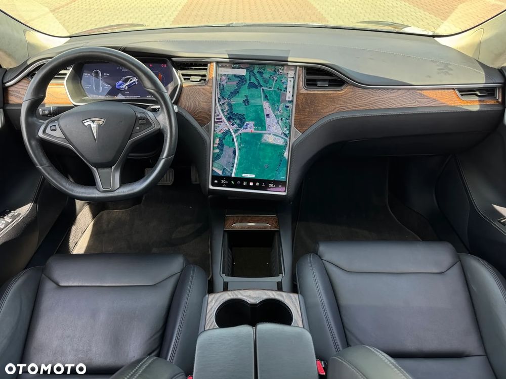 Tesla Model S - 6