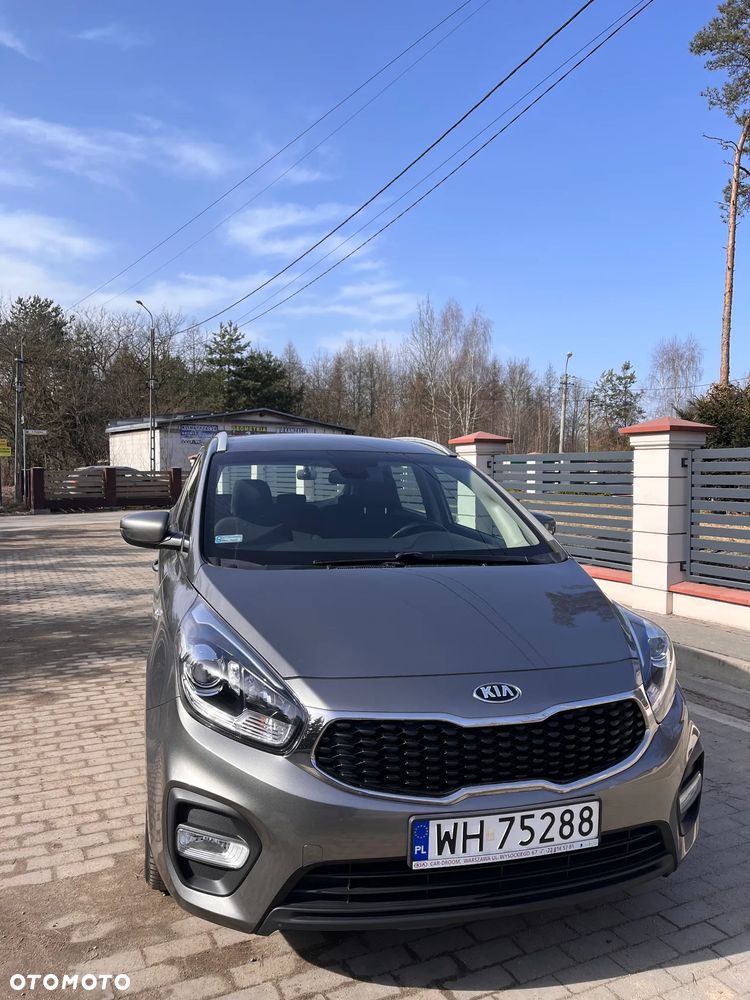 Kia Carens 1.6 GDI L - 12