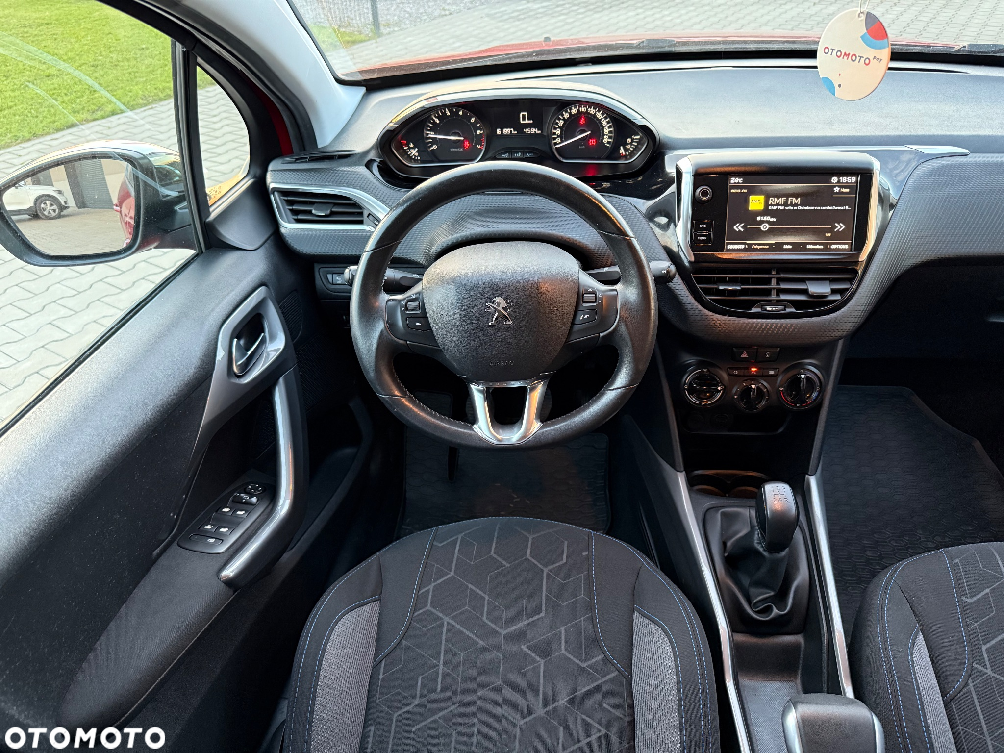 Peugeot 2008 1.2 Pure Tech Active S&S - 21