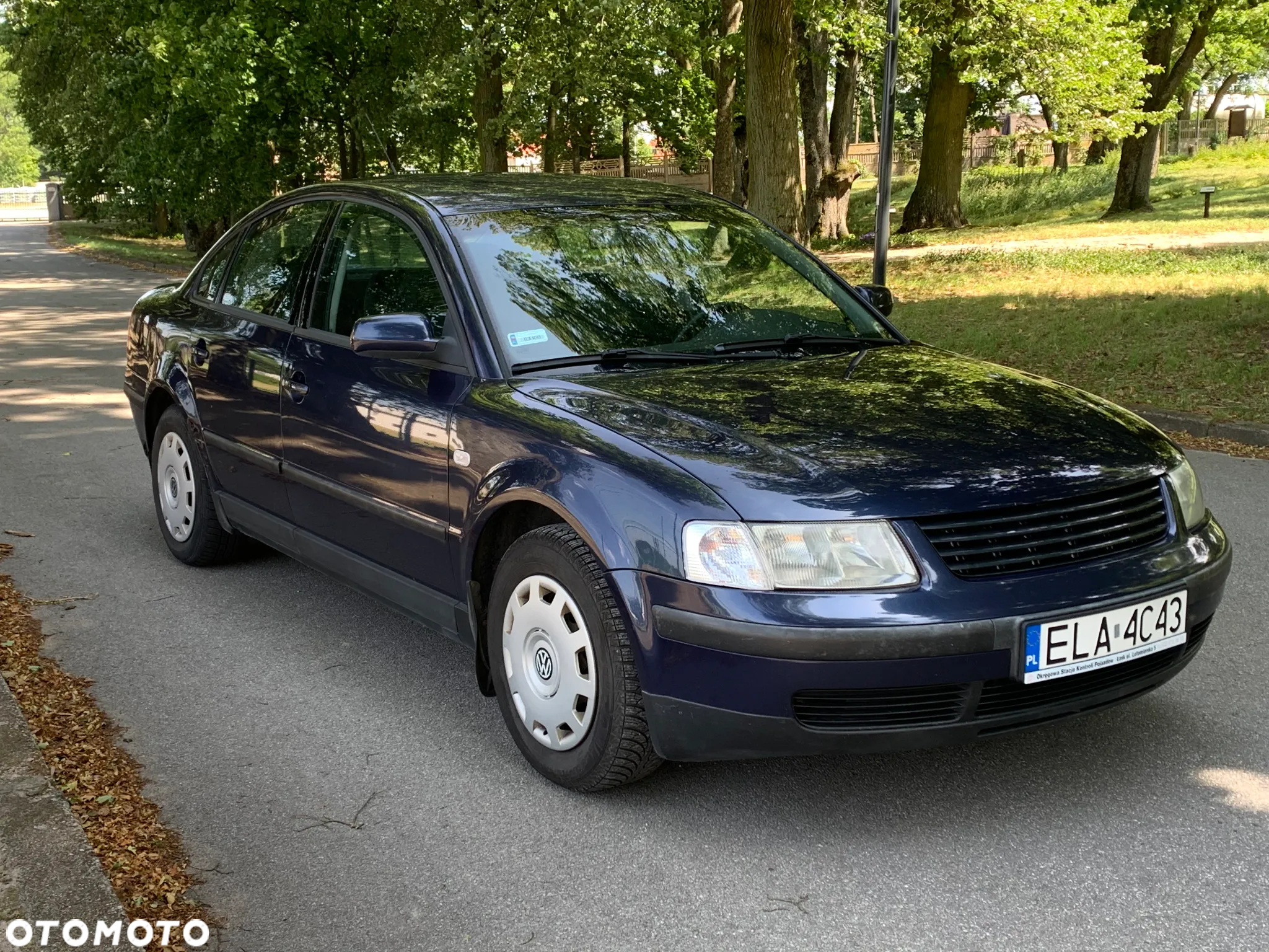 Volkswagen Passat 1.6 - 2