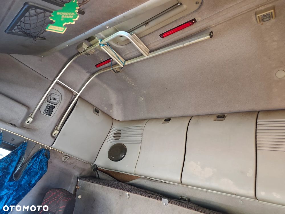 SCANIA R114 na części z 2002 r. silnik skrzynia koło chłodnica lampa szyba drzwi itp - 12