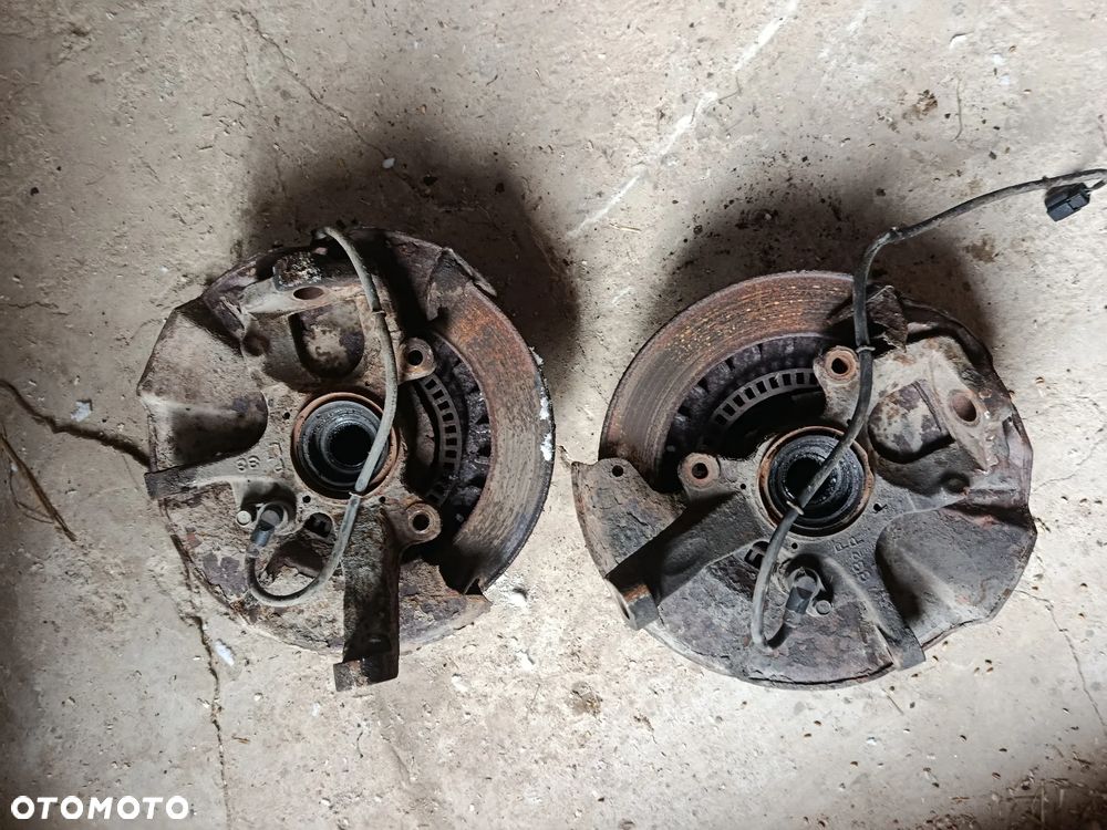 Zwrotnica zwrotnice przód prawa lewa Mitsubishi Pajero 2 2.5 - 4