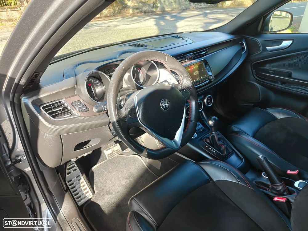 Alfa Romeo Giulietta 1750 TBi Veloce TCT - 9