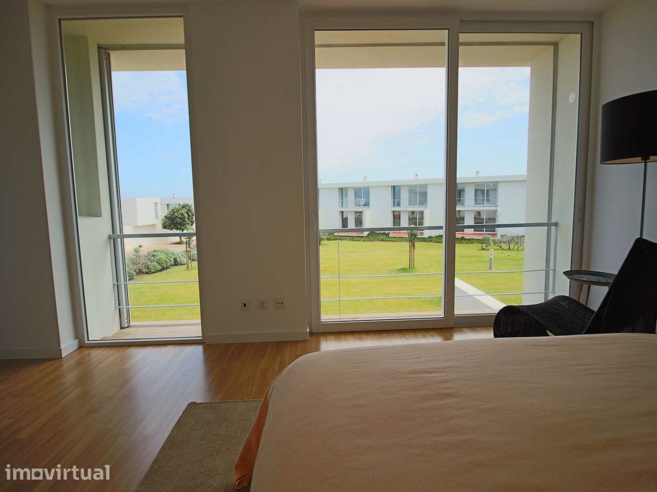 Moradia T3, vista mar, condomínio fechado, 2 min da praia, Santa Cruz - Grande imagem: 3/5