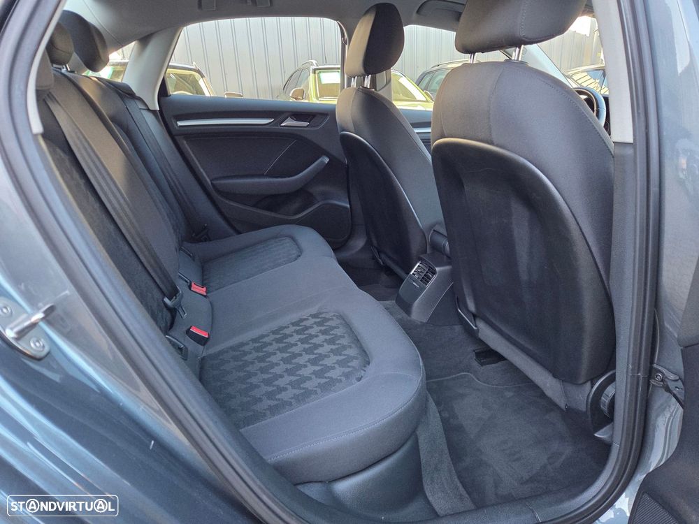 Audi A3 Limousine 1.6 TDI Attraction - 11