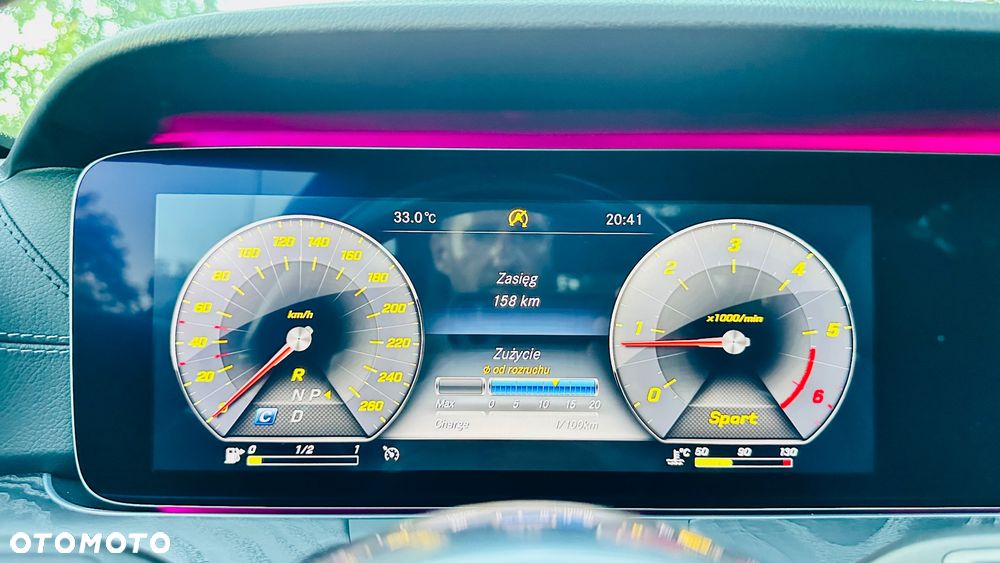 Mercedes-Benz Klasa E 220 d 4-Matic 9G-TRONIC - 25