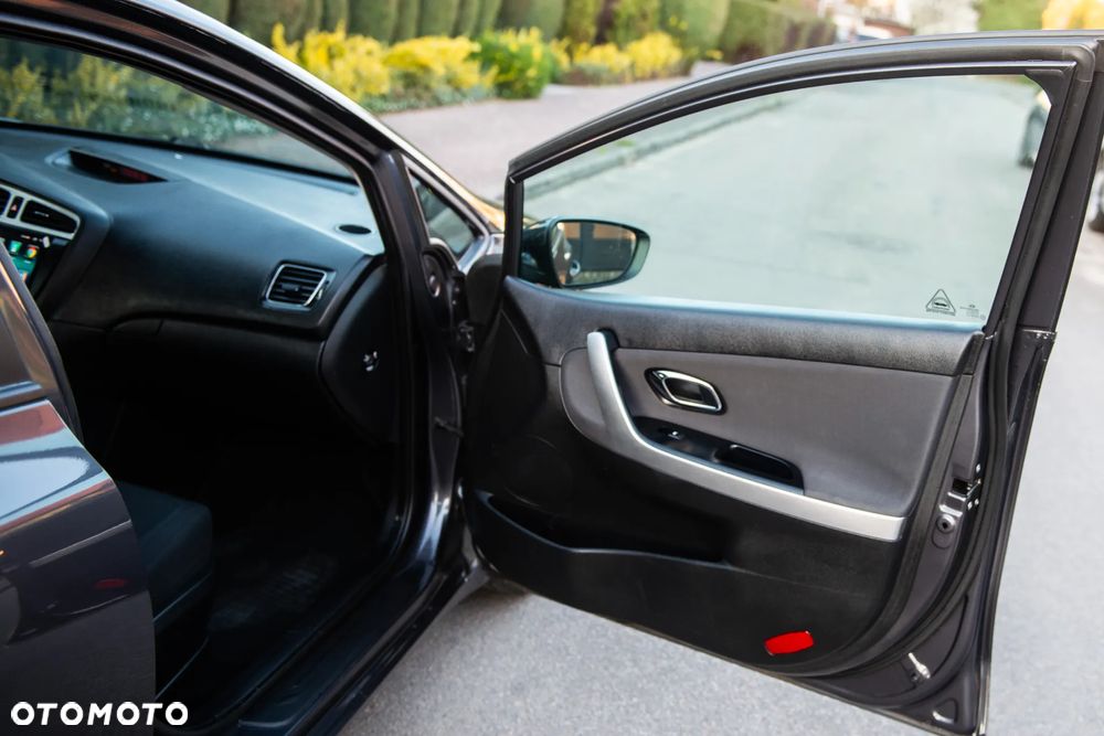 Kia Ceed - 35