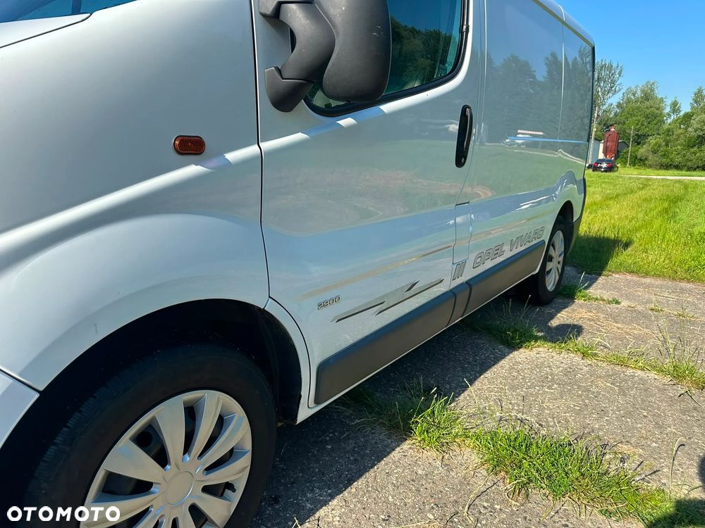 Opel Vivaro 2.5 diesel 145kM 2008 rok, automat, HAK, orginalny przebieg! BEZWYPADKOWY - 30