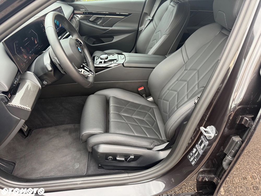 BMW Seria 5 520d xDrive Touring - 8