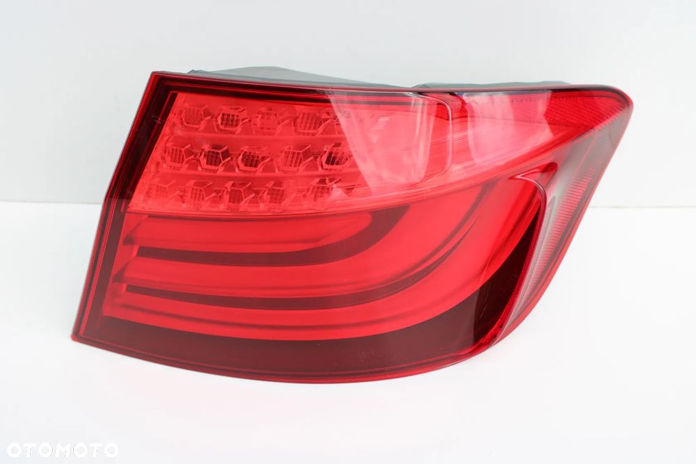 Lampa tylna prawa tył  prawy stan BDB OE BMW F10 2013r - 3