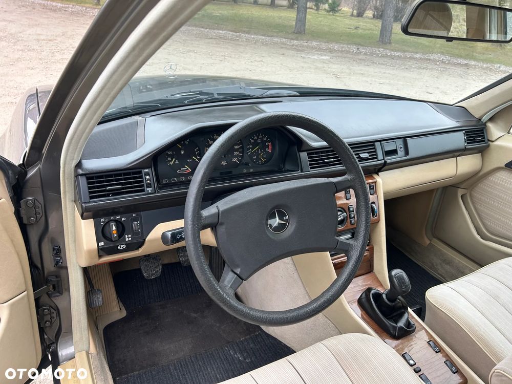 Mercedes-Benz W124 (1984-1993) - 15