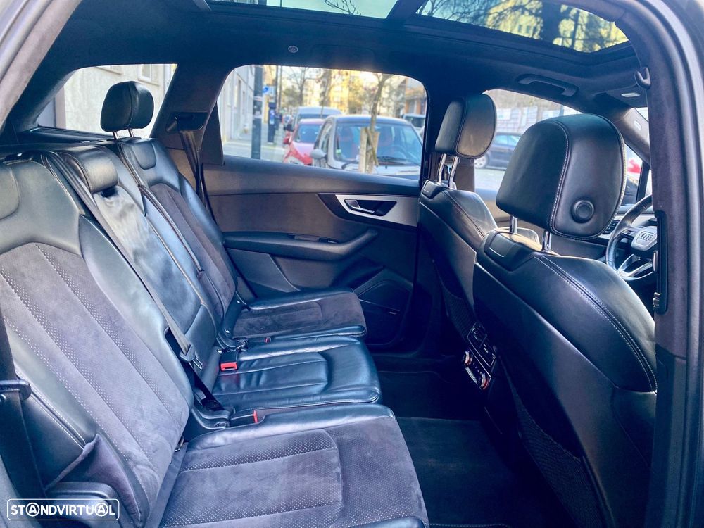 Audi Q7 3.0 TDI quattro S-line Tiptronic 7L - 34