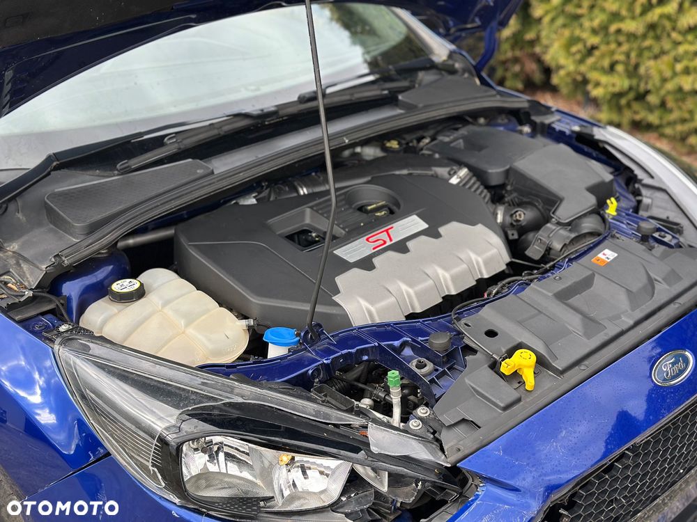 Ford Focus 2.0 EcoBoost ST mit Leder-Sport-Paket - 36