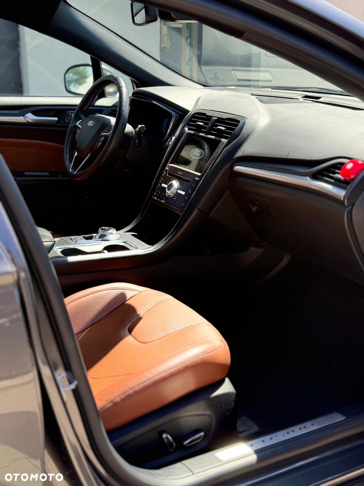 Ford Mondeo 2.0 Hybrid Titanium - 19
