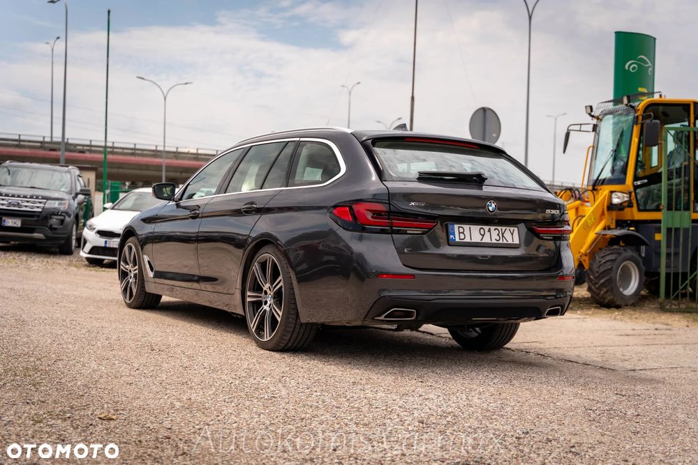 BMW Seria 5 530i xDrive Luxury Line - 10