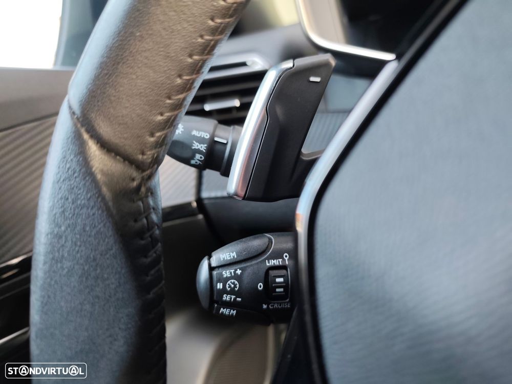Peugeot 2008 PureTech 130 EAT8 Allure Pack - 11