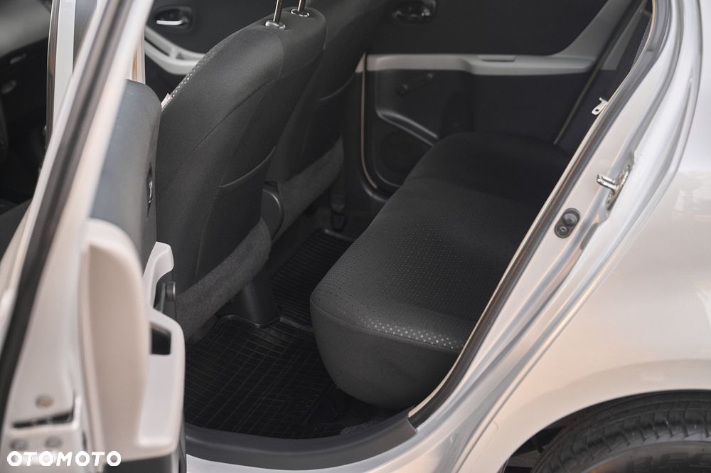 Toyota Yaris 1.33 VVT-i Sol - 8