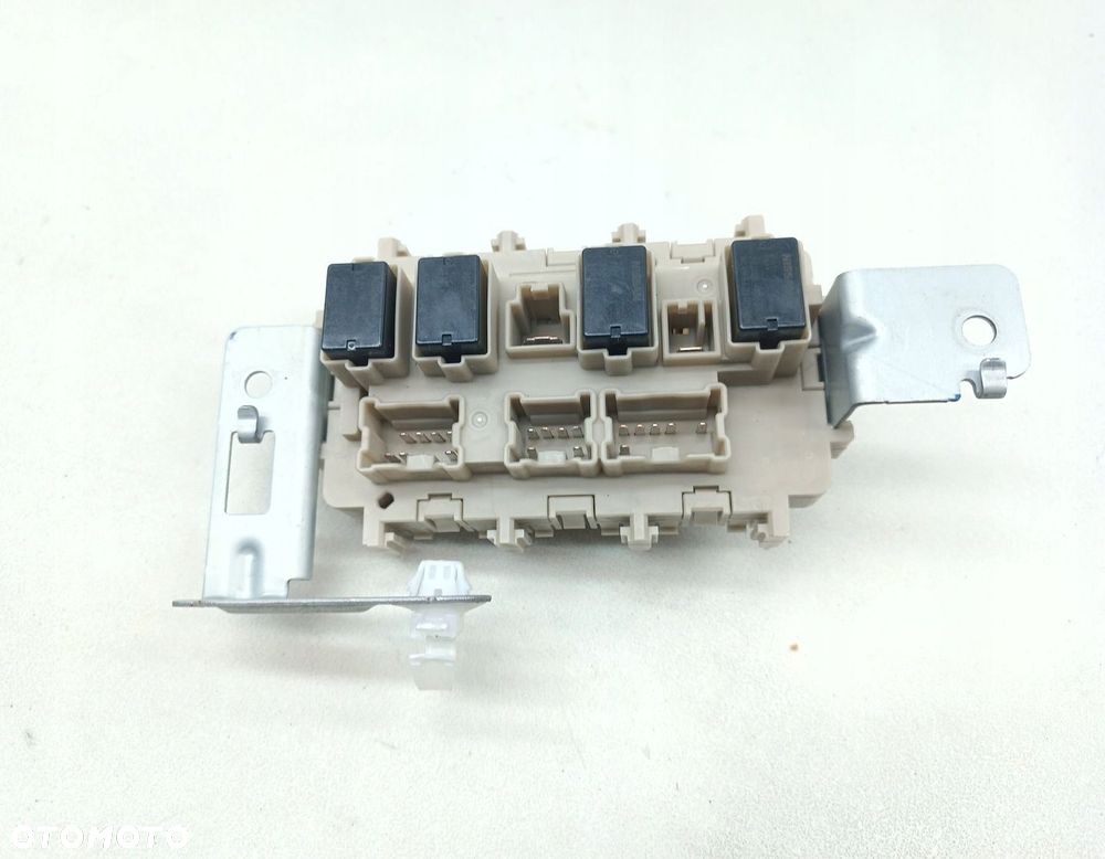 SKRZYNKA BEZPIECZNIKÓW NISSAN QASHQAI J11 II 1.6 DCI 4EB0A - 4