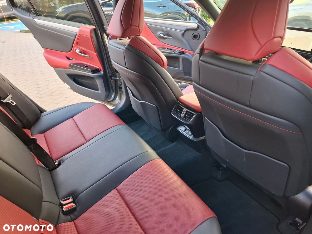Lexus ES 300h F Sport Edition - 23