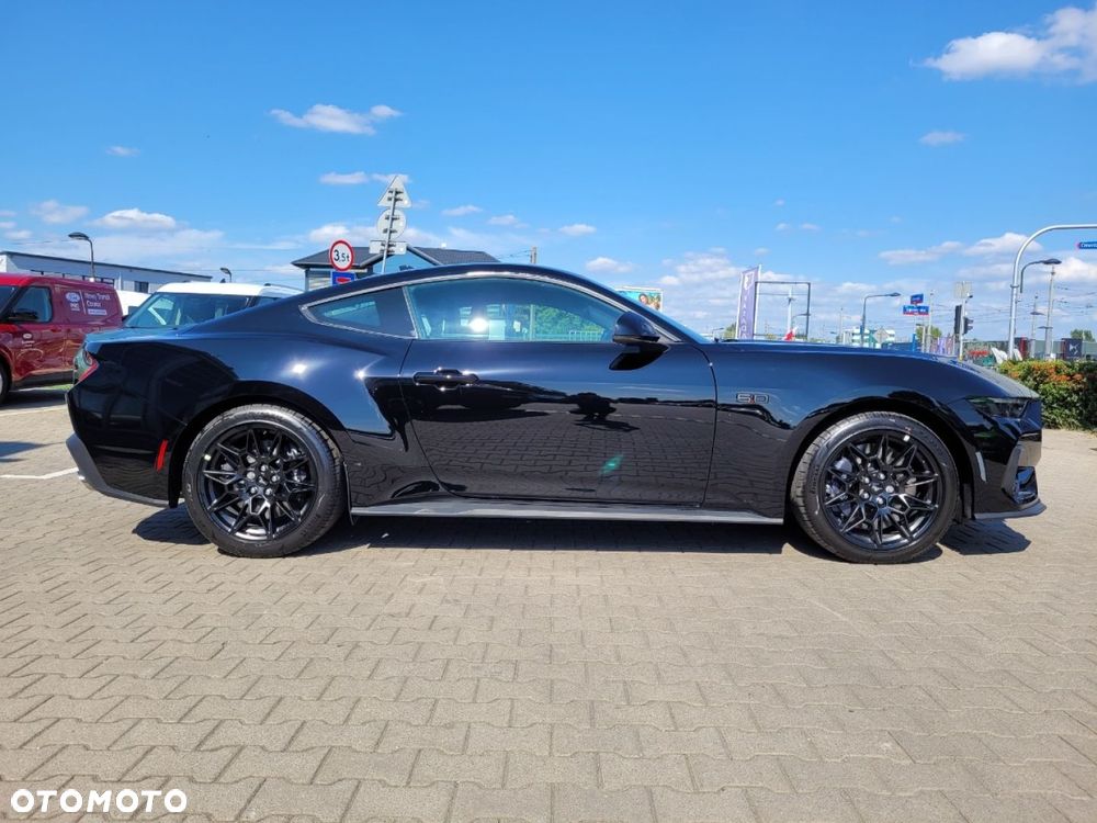 Ford Mustang - 6
