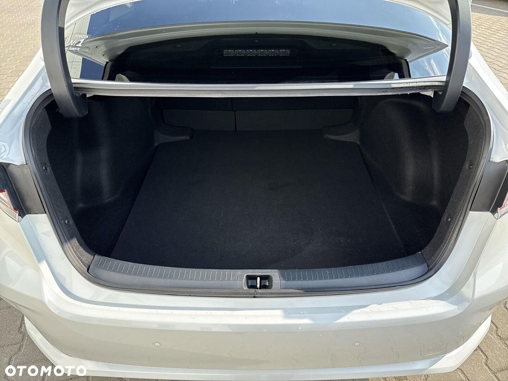 Toyota Corolla 1.8 Hybrid Comfort - 12