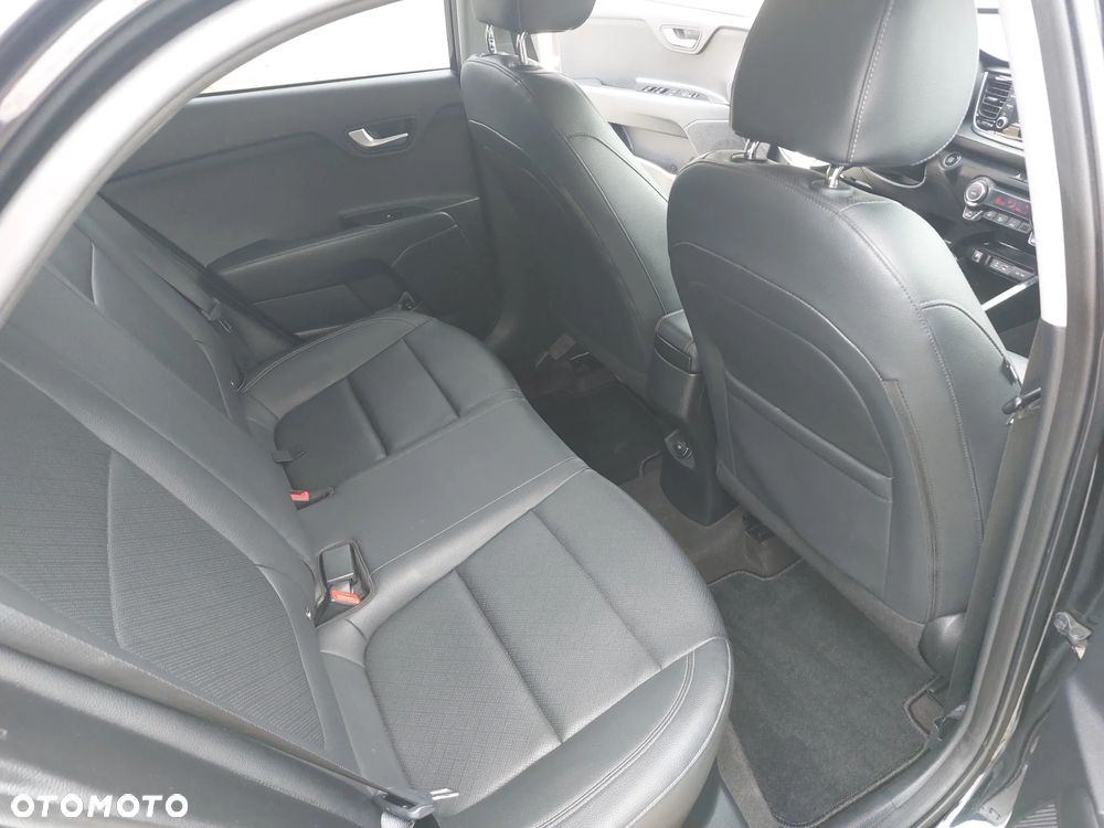 Kia Rio 1.4 L - 10