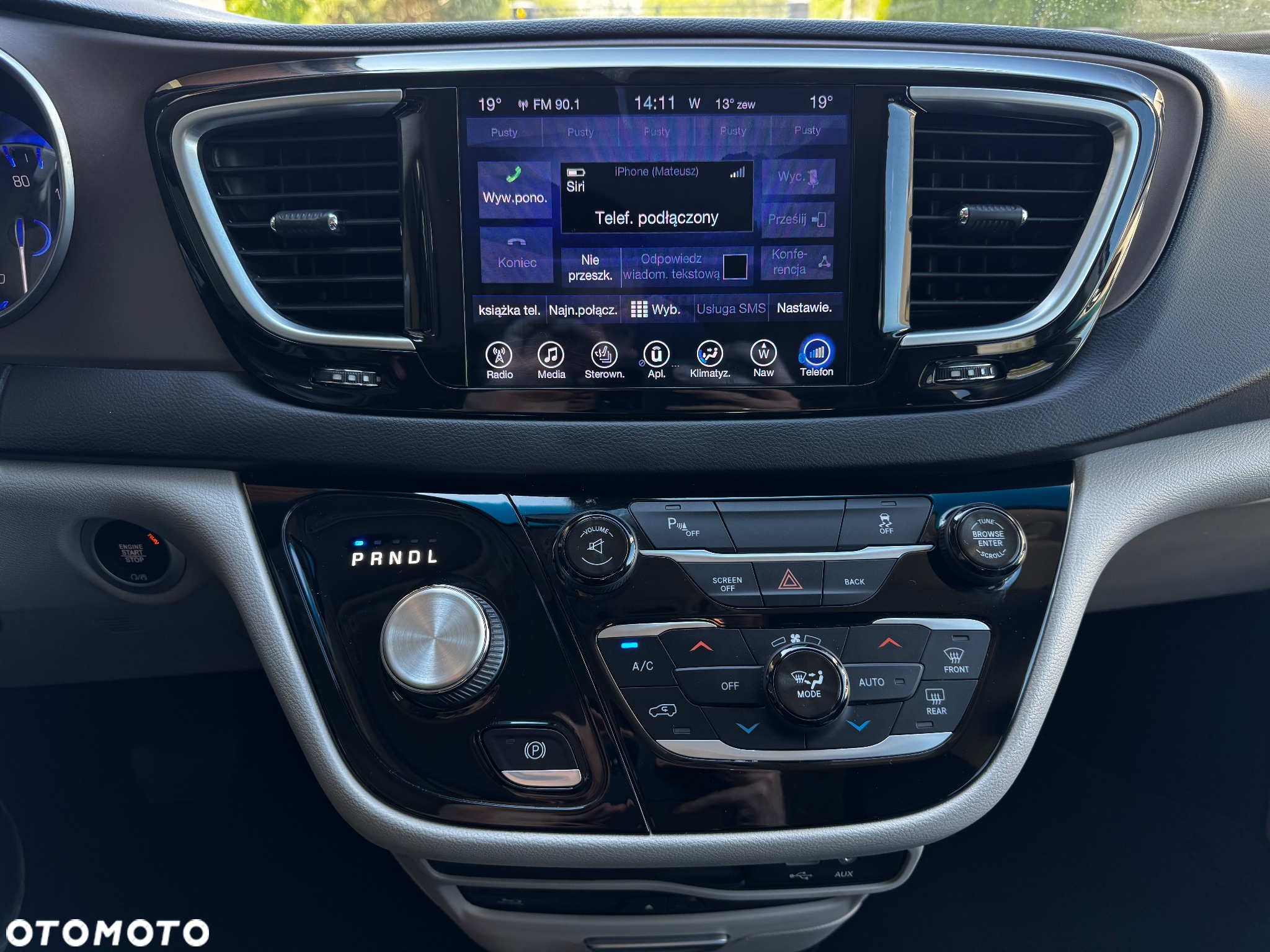 Chrysler Pacifica - 11