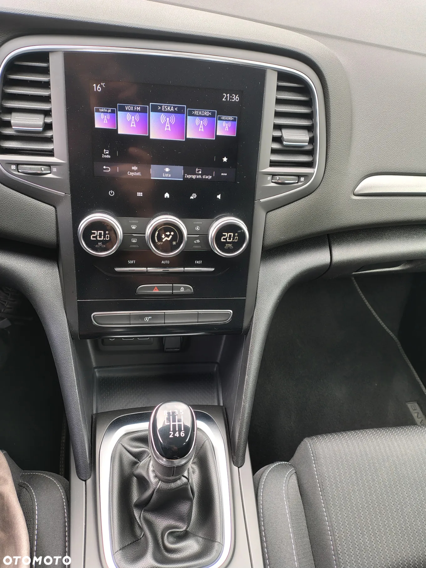 Renault Megane 1.5 Blue dCi Intens - 37