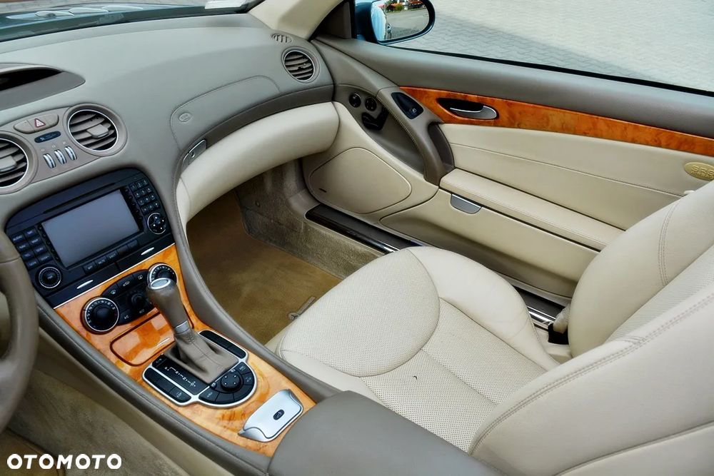 Mercedes-Benz SL - 21