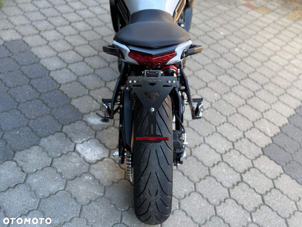Kawasaki ER - 21