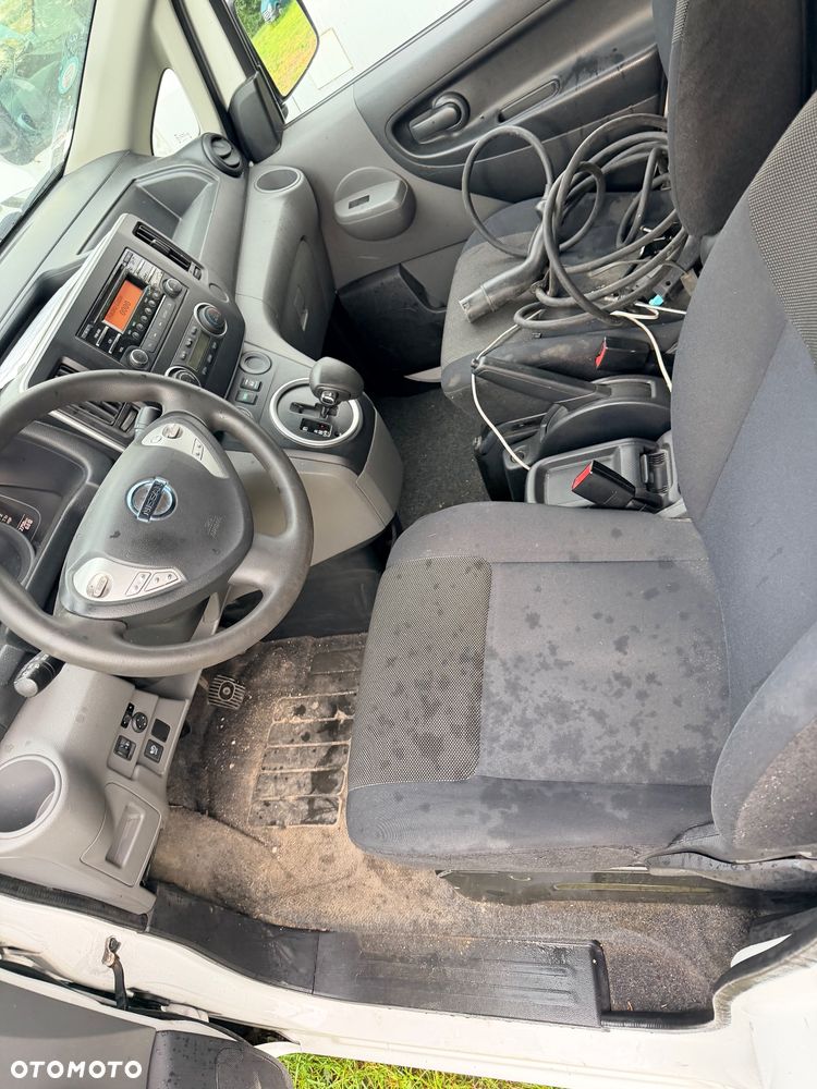 Nissan ENV200 - 9