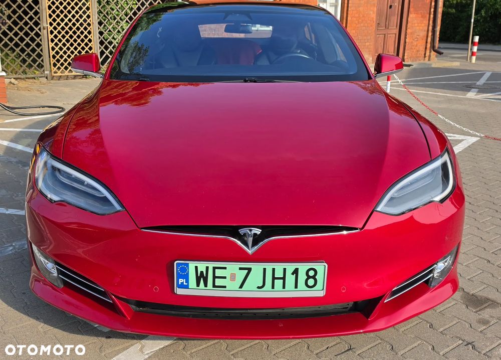 Tesla Model S - 3