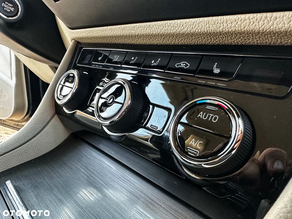 Skoda Superb 2.0 TDI SCR Style DSG - 17