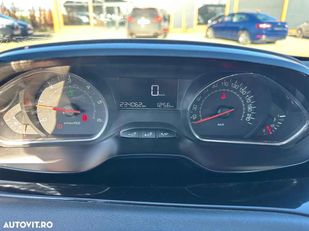 Peugeot 208 HDi 68 Access - 8