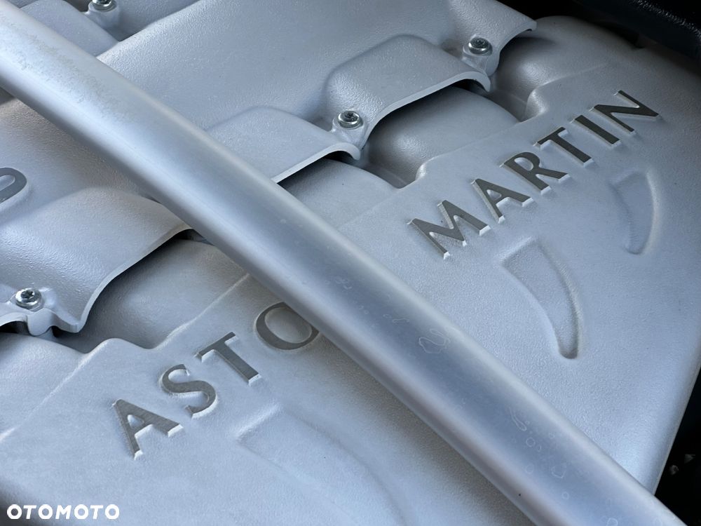 Aston Martin V12 Vantage Standard - 30