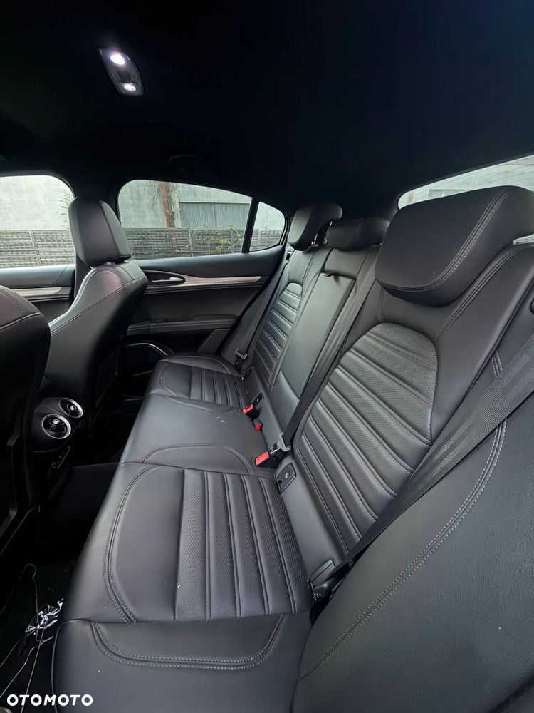 Alfa Romeo Stelvio - 9