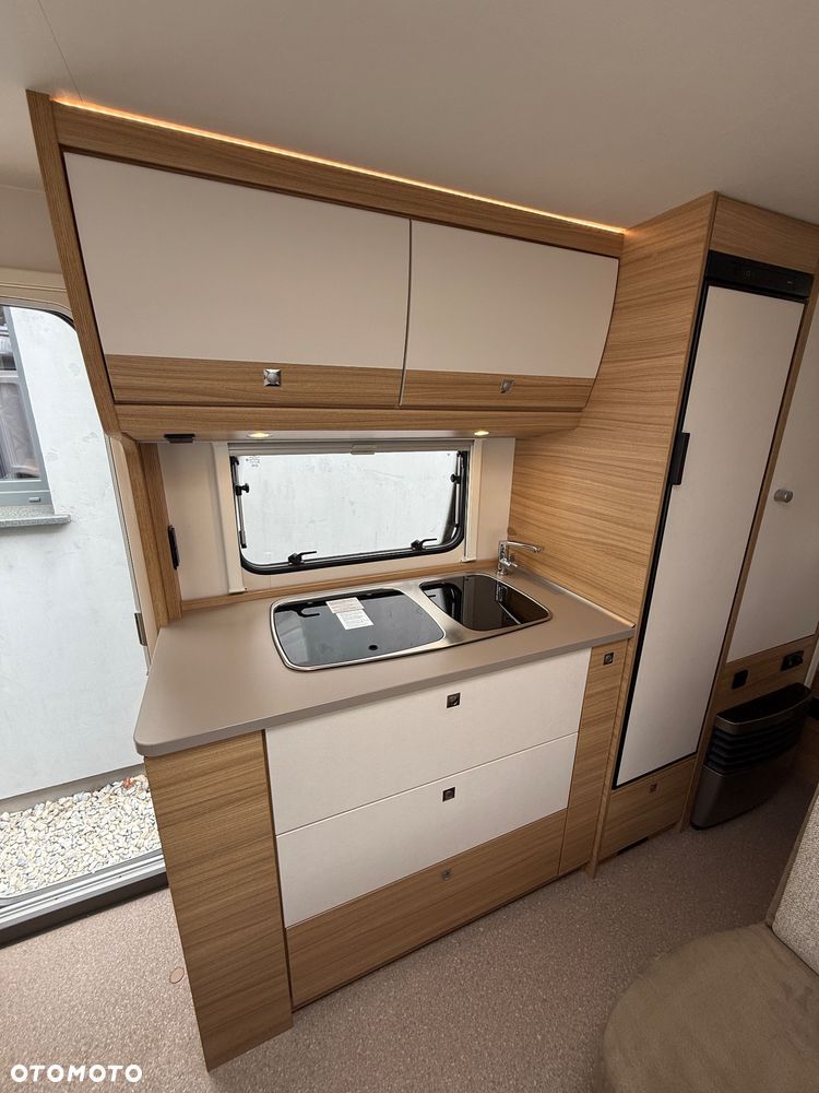 Dethleffs Camper 500 QSK Nomad Aero - 24