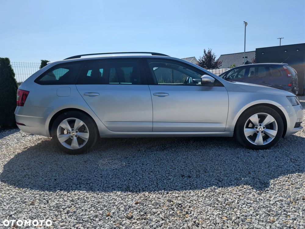 Skoda Octavia 2.0 TDI DSG Style - 4