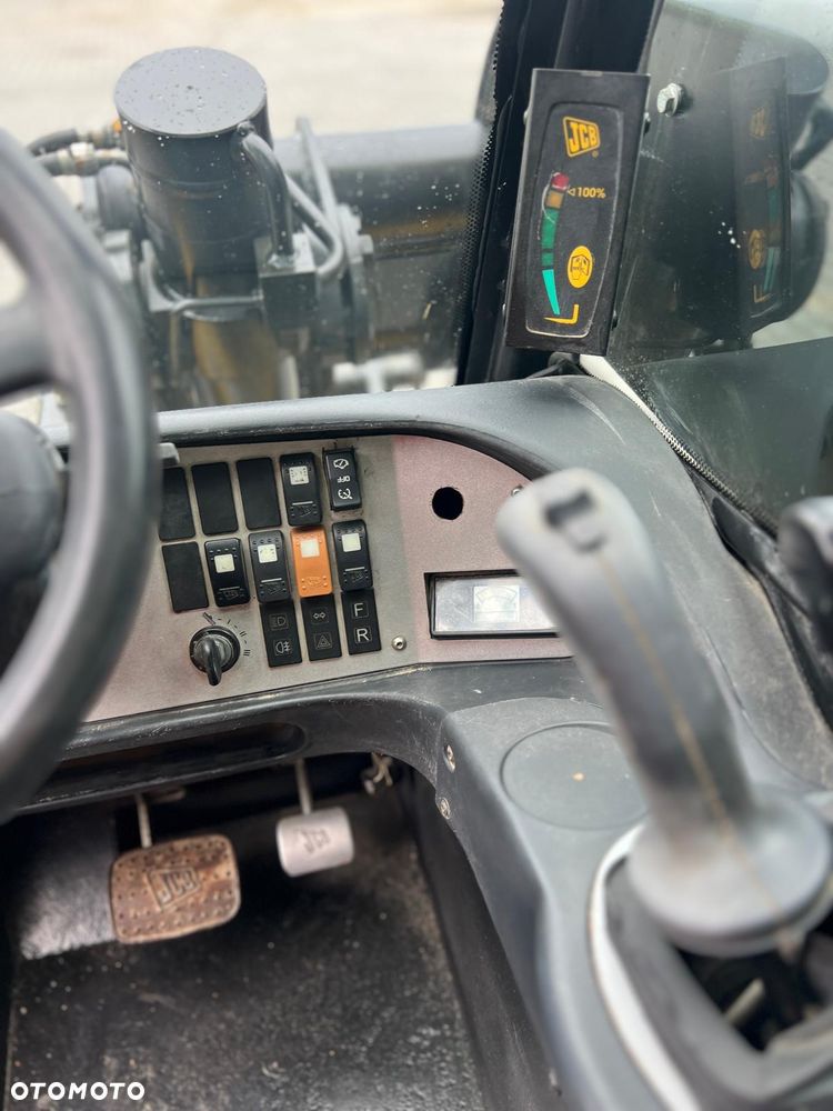 JCB 520-40 - 5