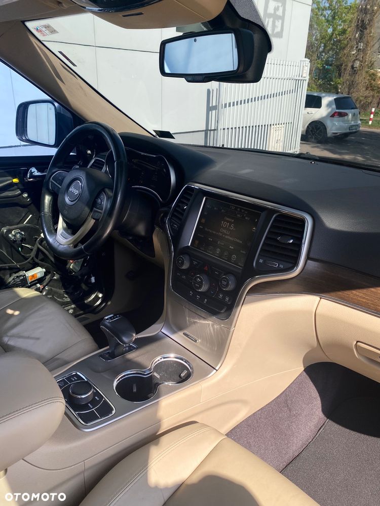 Jeep Grand Cherokee - 15